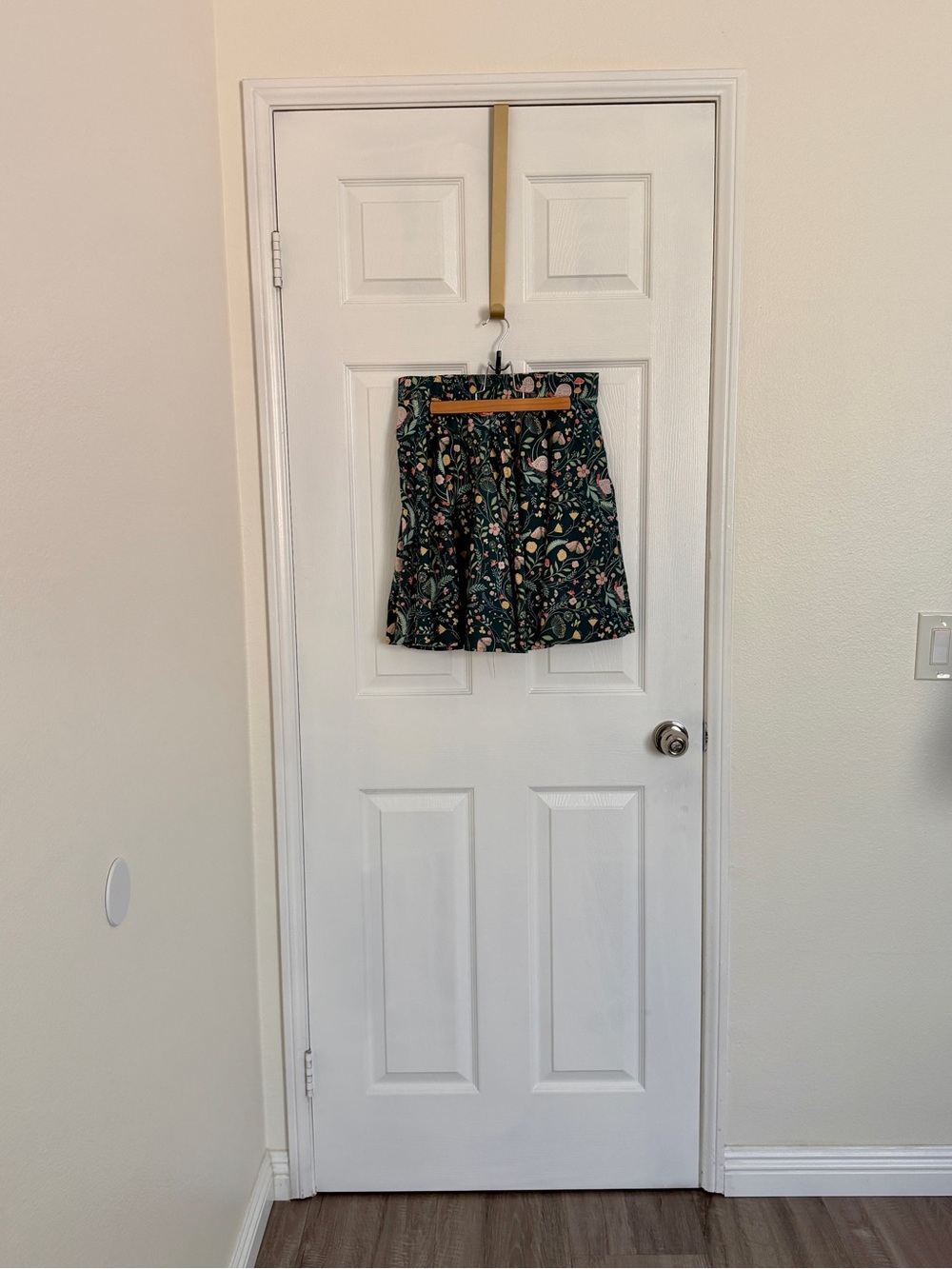 Retrolicious Dark Green Floral Circle Skirt